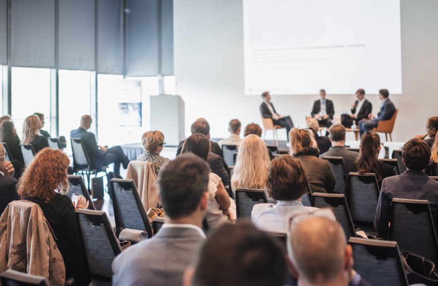 Organiser une table ronde en entreprise : guide pratique